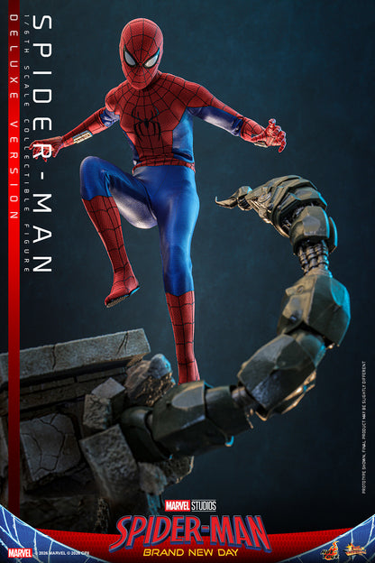 Hot Toys Spider-Man Brand New Day Deluxe 1/6 scale figure — interchangeable hands and accessories