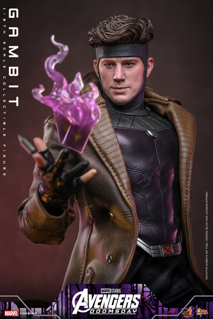 Hot Toys Gambit Avengers Doomsday 1/6 scale figure — alternate pose