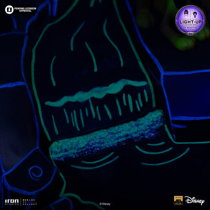 Iron Studios Mickey, Minnie & Pluto's Day at the Park statue - LED glow effect detail 2