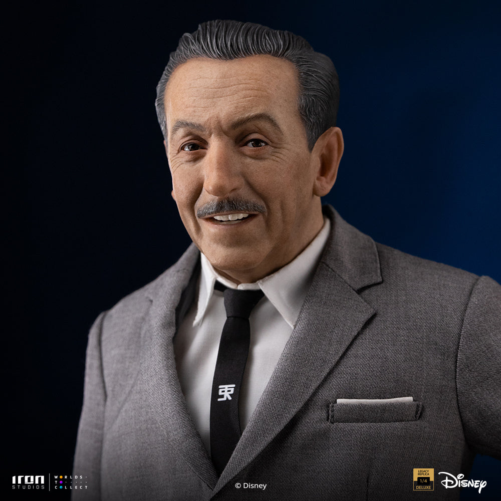 Iron Studios Walt Disney & Mickey Mouse Legacy Replica 1/4 statue - hand-painted detail view 4