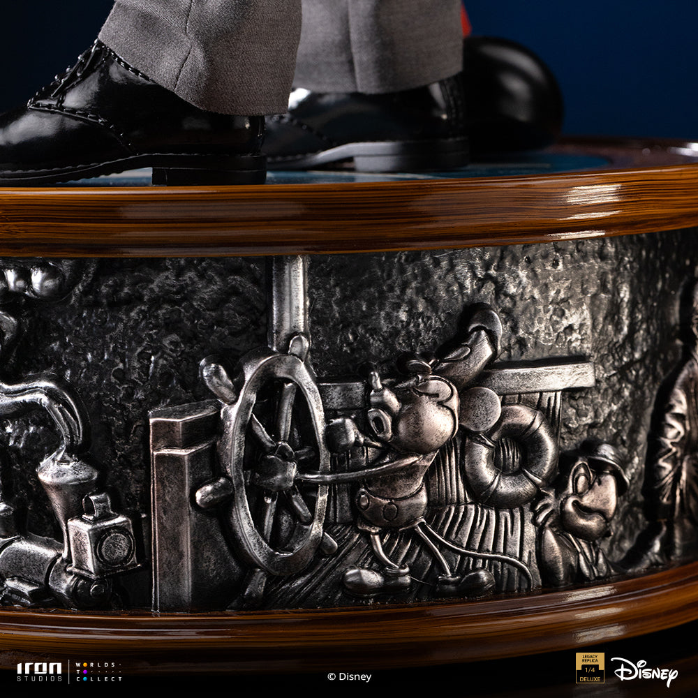 Iron Studios Walt Disney & Mickey Mouse Legacy Replica 1/4 statue - hand-painted detail view 14
